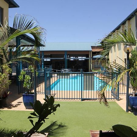 הוסטל קורל ביי Ningaloo Club Backpackers מראה חיצוני תמונה