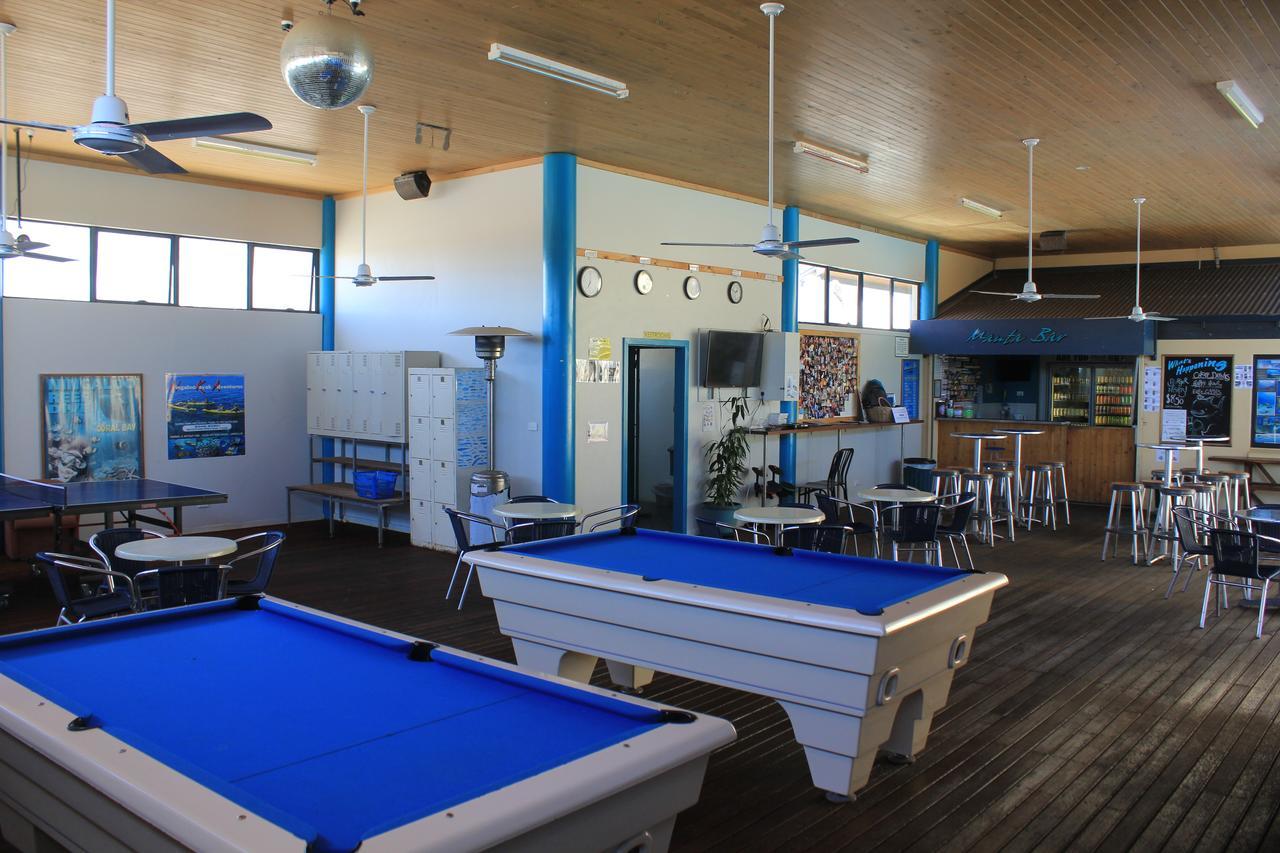 הוסטל קורל ביי Ningaloo Club Backpackers מראה חיצוני תמונה